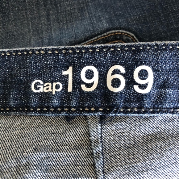 Gap denim shorts with back flap pockets size 32 - Picture 7 of 9